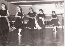 Clase de Danza Folclórica, sf.