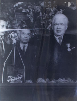 Manuel M. Ponce hablando
