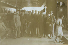 Manuel M. Ponce y grupo de caballeros